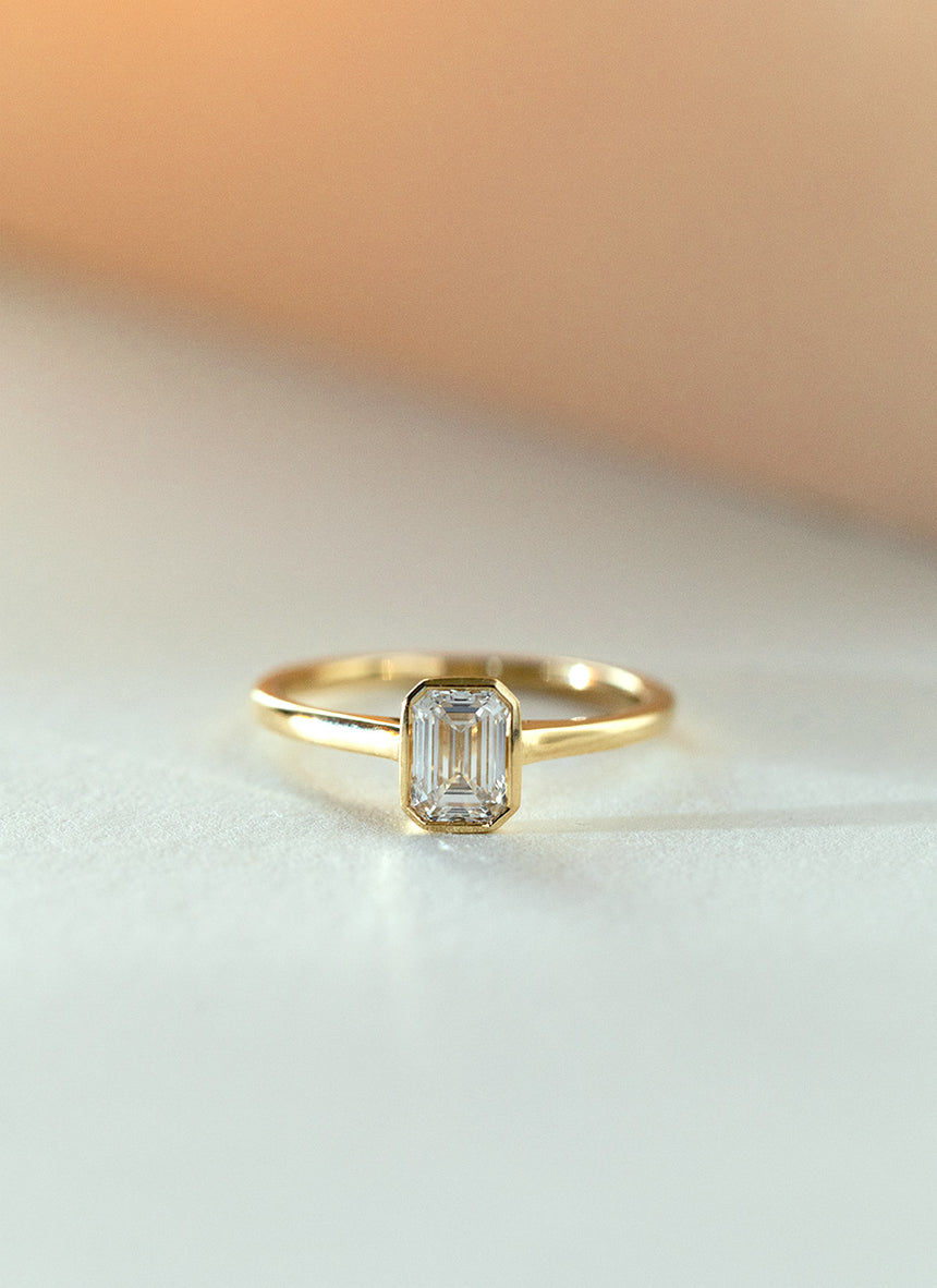 Arabella emerald cut diamanten ring 14k goud