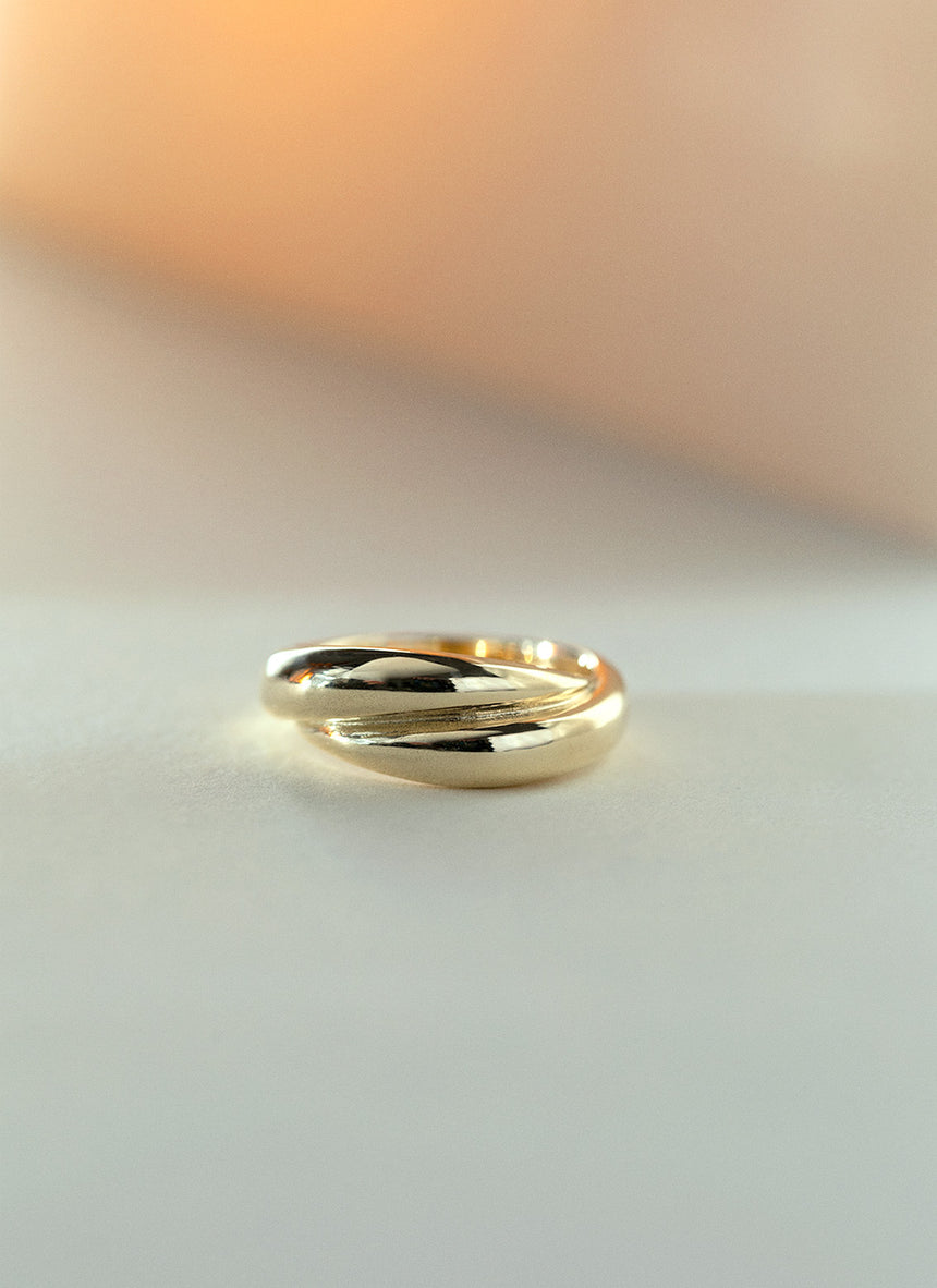 Leena twisted ring 14k goud