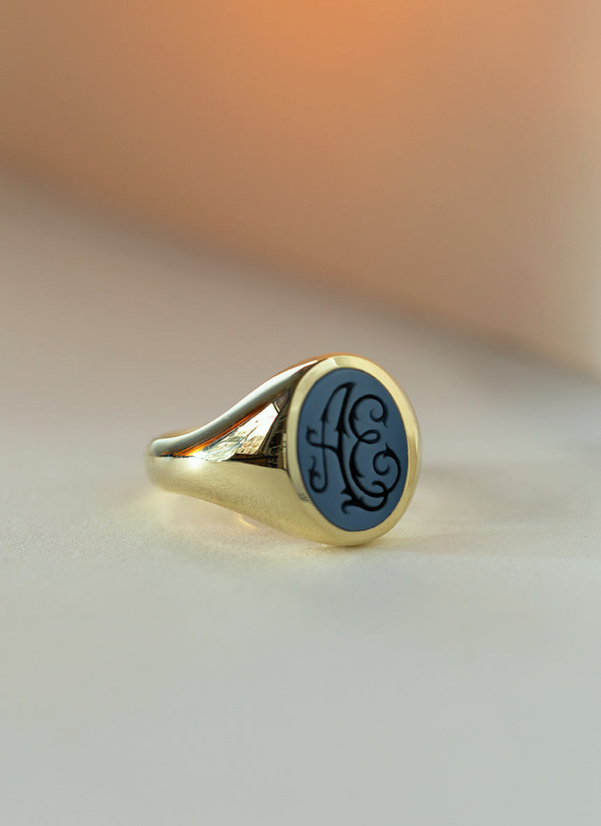The gent maddox signet ring 14k gold