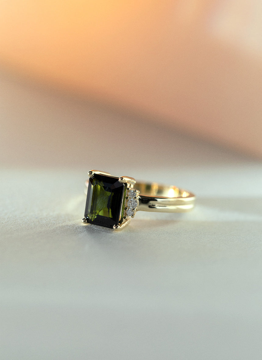 Custom emerald cut toermalijn ring 14k goud